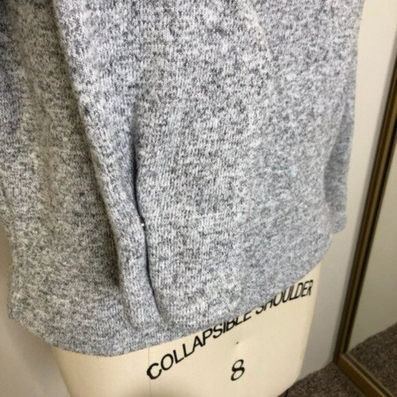 Fabletics Alpine Grey Athletic Pullover 1/4 Zip, X Small - Picture 3 of 10